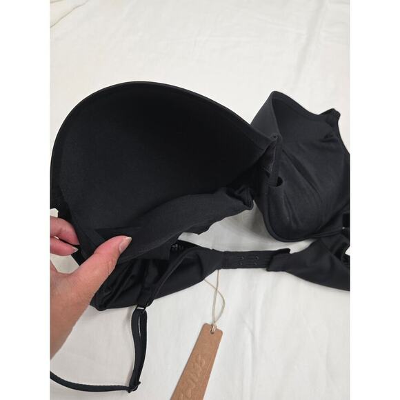 NWT SKIMS T-Shirt Push-Up Bra Size 40D Black Removable Pads Buttery Soft Support - Picture 6 of 9
